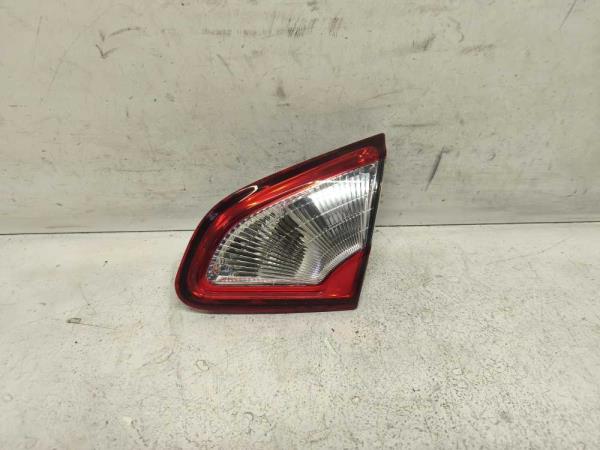 FEU ARRIERE DROIT NISSAN - Vue 1